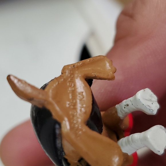 Lil Homies Dog Boxer "Puncher" with Boxing Gloves - Picture 6 of 7